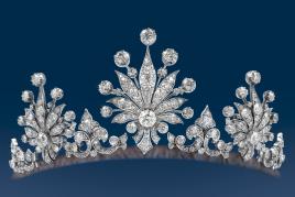 Diamantdiadem, zus. ca. 28 ct, Arbeit um 1900 € 45.000 - 60.000