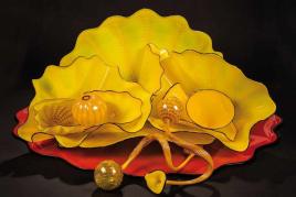 "Mars Red a Sun Yellow Persian Set" Dale Chihuly, 2000 Dreizehnteiliges Set. Schätzpreis:	10.000 - 15.000 EUR