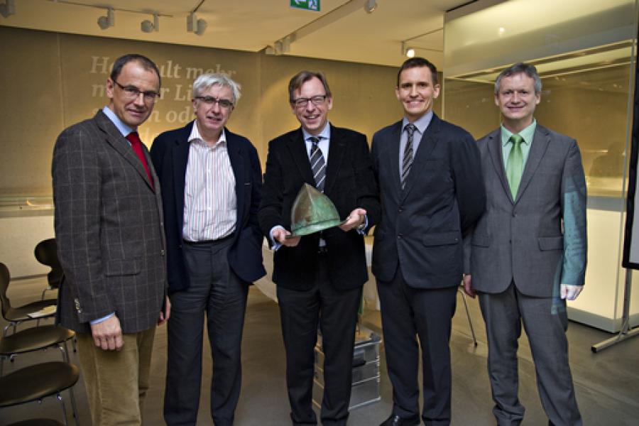 v.l.n.r.: Wolfang Muchitsch, Peter Pakesch (Intendant Universalmuseum Joanneum), Christian Buchmann, Marko Mele, Karl Peitler Foto: UMJ / N. Lackner