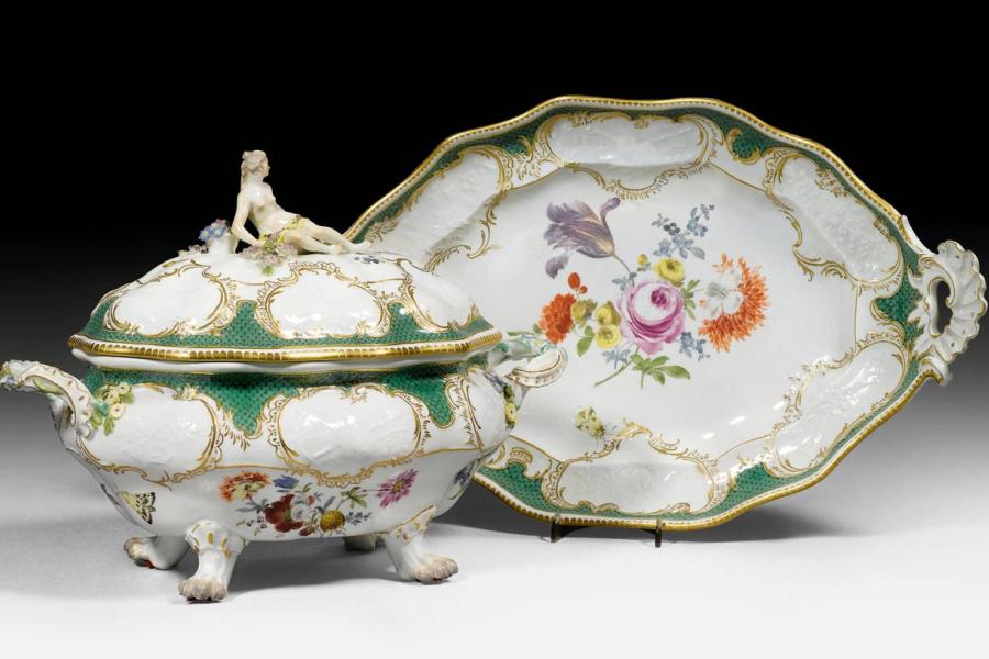 A164 / 1805 TERRINE AUS DEM SERVICE MIT GRÜNEM MOSAIKRAND FÜR FRIEDRICH II., das Modell von Friedrich Elias Meyer, Meissen, um 1760.  CHF 5 000 / 7 000