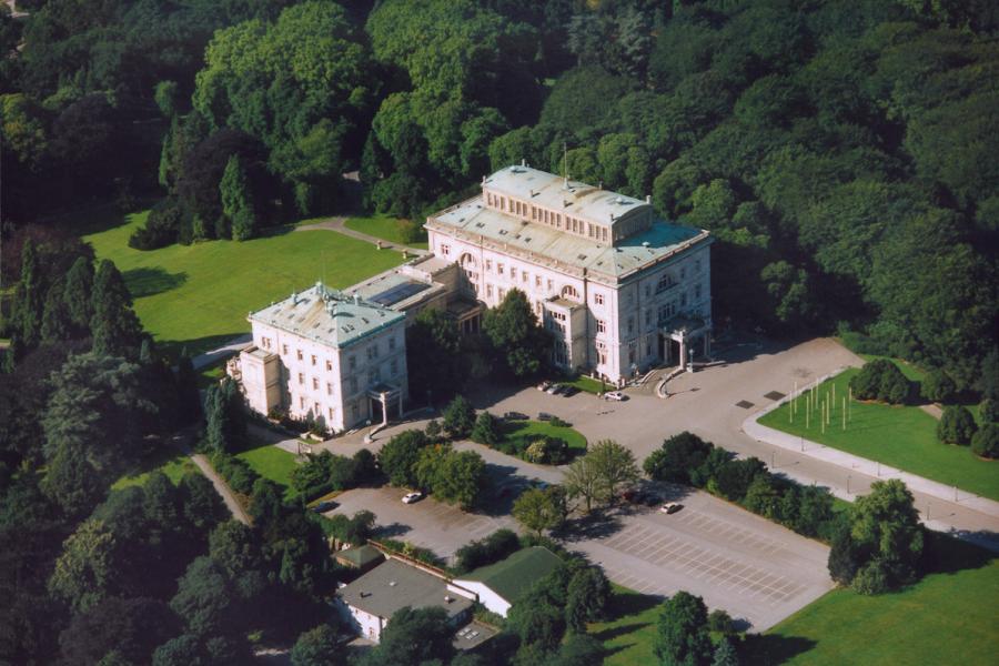 Villa Hügel Haupteingang © Historisches Archiv Krupp, Essen