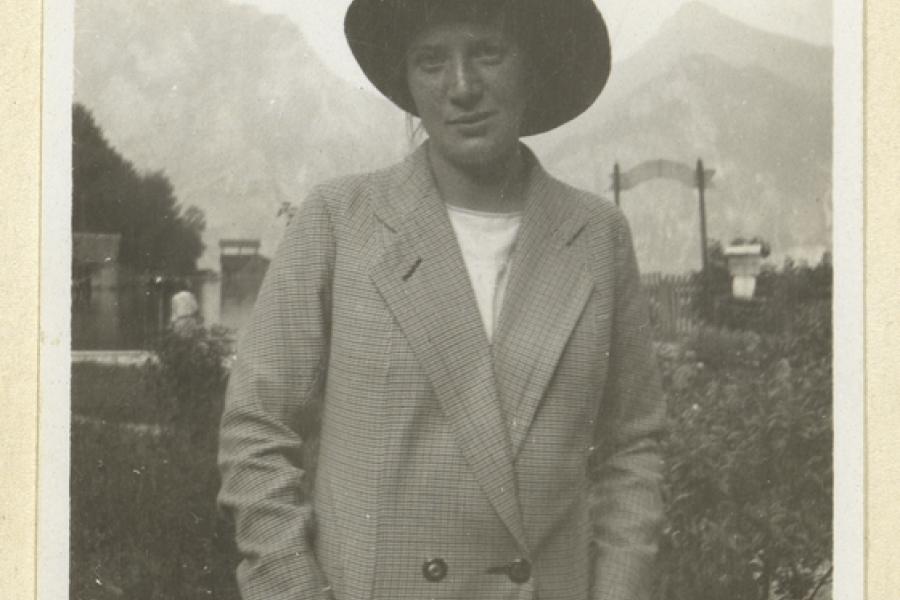 Wally Neuzil in Gmunden am Traunsee | Juli 1913 © Wien Museum