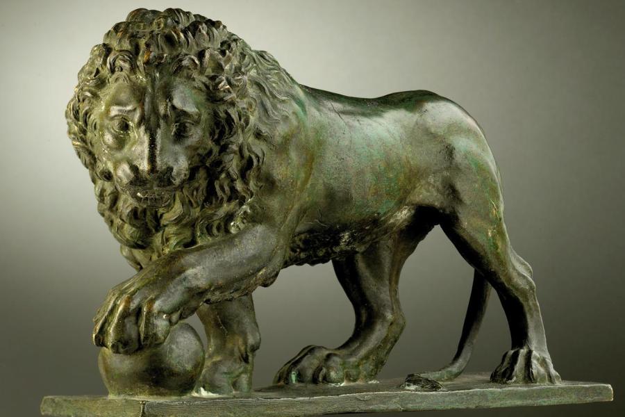 Pietro Simoni Da Barga (documented 1571–89) The Medici Lion Bronze, verdigris patina all’antica. 19.7 cm high 33. 4 cm long Base, 4.5 cm high