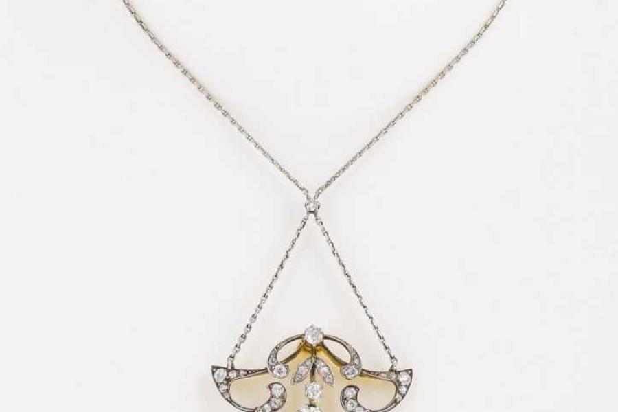 Feines Belle Epoque-Diamant-Collier Gelbgold 585 (geprüft). Aufrufpreis: 	2.200 EUR