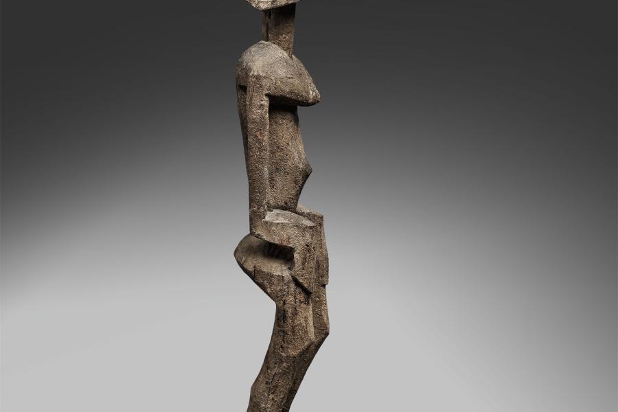 Lot 105 Dogon-Figur Holz, 71 cm Prov.: Ex-Slg. G. Oudhoorn, Den Haag; Bodes & Bode, Den Haag Schätzpreis: € 30.000 – 50.000,-