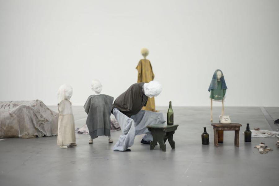 Cathy Wilkes - Installation view, LENTOS Kunstmuseum, Linz, 2015 Courtesy of the Artist and The Modern Institute/Toby Webster Ltd, Glasgow - Photo: Reinhard Haider