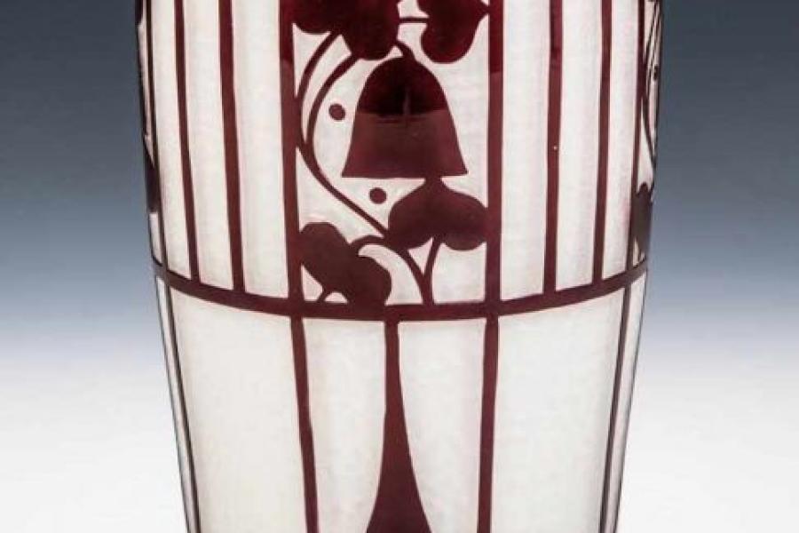 Bedeutende Vase Josef Hoffmann (Entwurf), Loetz Wwe., Klostermühle, Schätzpreis:	5.000 - 7.000 EUR