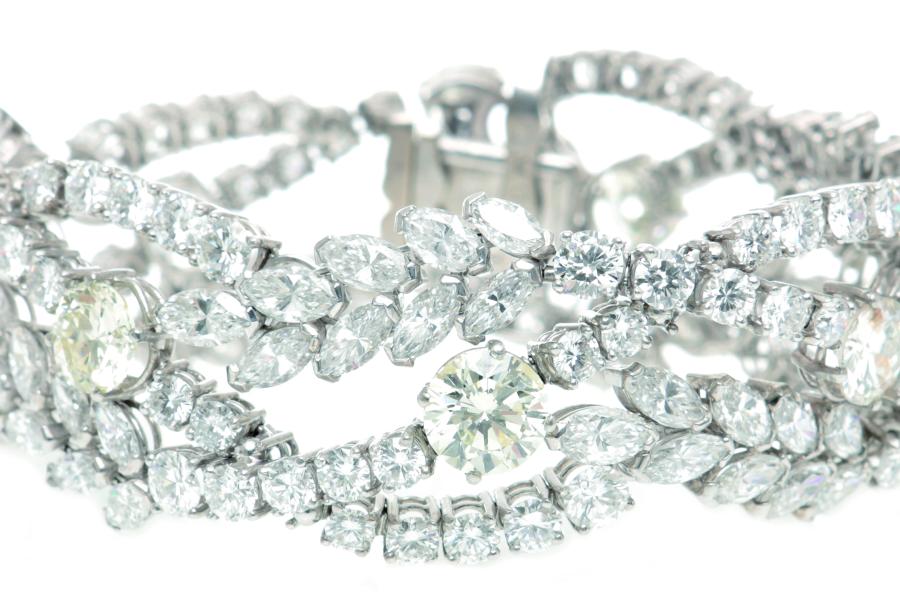 Kat.-Nr. 1104 Bedeutendes Diamant-Armband 750/-WG, Aldoa, 21.Jh., Schätzpreis 49.000,- EUR