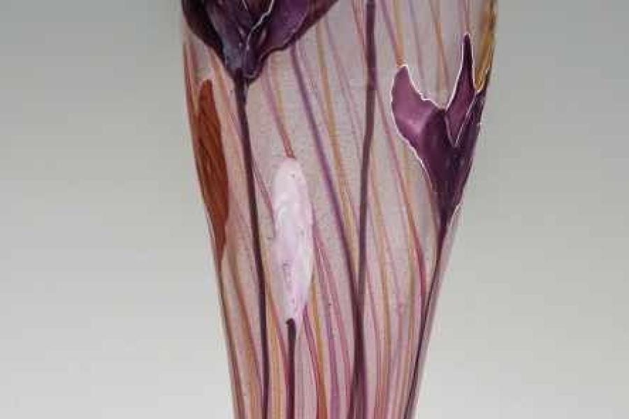 Bedeutende Vase "Crocus" Emile Galle, Nancy, 1897/98 Farbloses Glas mit dichter feinblasiger, Schätzpreis:	18.000 - 22.000 EUR