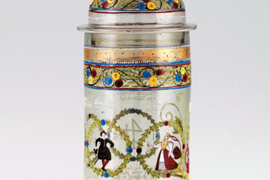 Hochzeits-Deckelhumpen für Michael Menhorn Nürnberg, datiert 1615 farbloses Glas, polychromer Emailfarbendekor; H. 42 cm Schätzpreis: 25.000 – 50.000 €