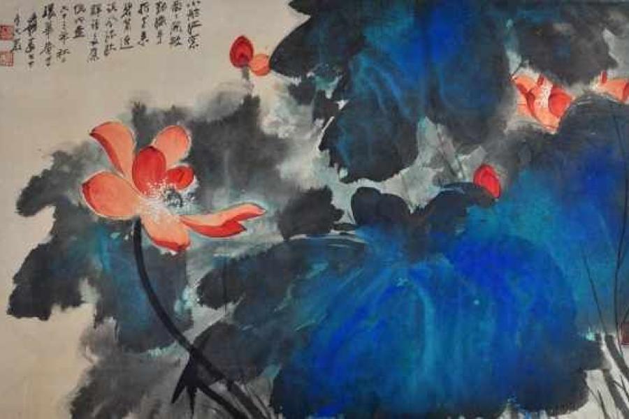 ZHANG Daqian (1899 Neijiang - 1983 Taipeh) "Roter Lotus", zwischen blau/grünen Blättern, Aquarell auf Papier mit chinesischen Schriftzeichen Mindestpreis:	60.000 EUR, Zuschlagspreis:	130.000 EUR