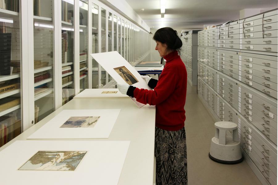 Dr. Barbara Strieder Kommissarische Künstlerische Direktorin und Leiterin Grafische Sammlung im Grafikdepot Museum Schloss Moyland