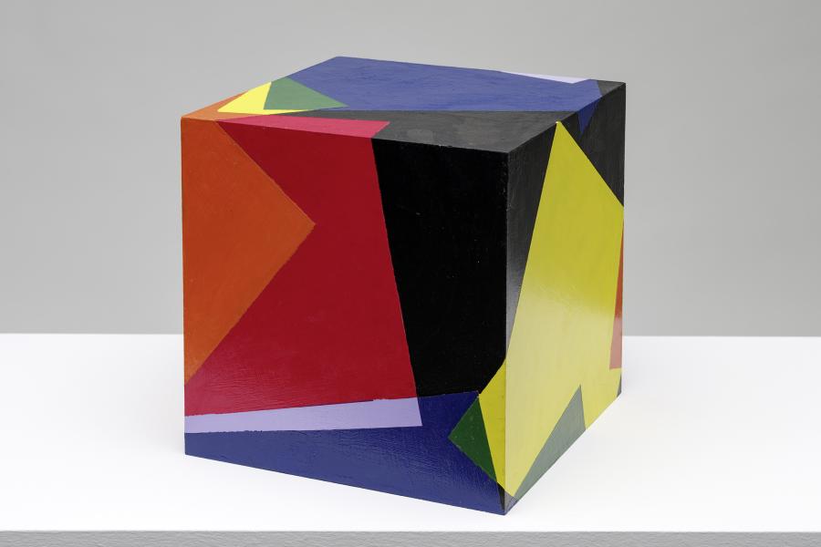 Nothnagel, Heribert, "Überlappungen", um 2005, Holz, Farbe, 23 x 23 x 23 cm, Neue Galerie Graz, Foto: Universalmuseum Joanneum/N. Lackner