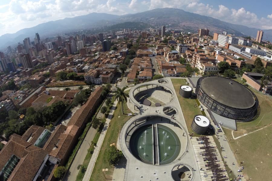 Colectivo 720: Unidad de Vida Articulada Orfelinato, Uva de La Imaginacíon, Medellin, Kolumbien, 2015  © Foto: Sergio Gómez