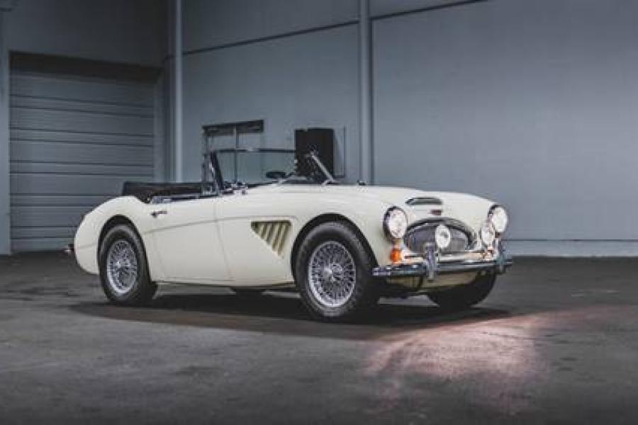 1967 Austin-Healey 3000 MKIII BJ8 (Darin Schnabel © 2019 Courtesy of RM Sotheby’s)