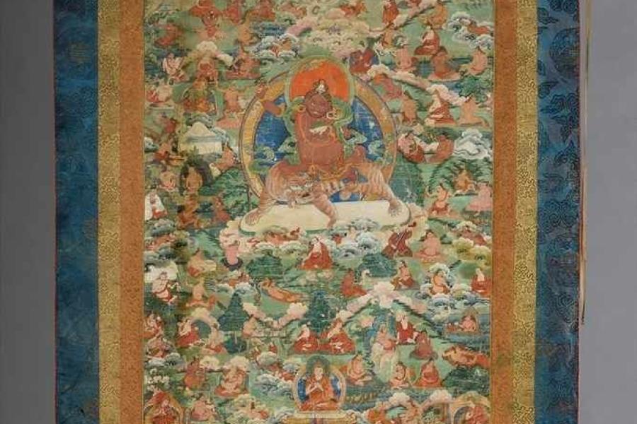 Tibetischer Thangka auf Seide "Tsongkhapa in der Erscheinungsform des Dombi-Heruka. Der mahāsiddha sitzt auf einem Tiger Aufrufpreis:	1.400 EUR