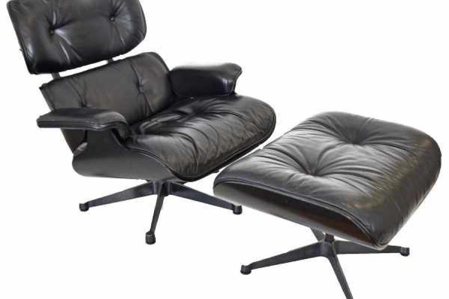 RAY & CHARLES EAMES LOUNGE CHAIR mit Ottomane, Entwurf: 1956 Mindestpreis:	800 EUR