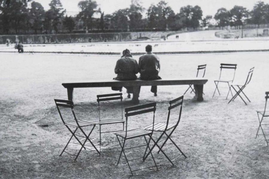 Robert Frank (Zürich 1924 - Inverness/Kanada 2019) Paris Couple Silbergelatineabzug, 19 x 30,5 cm Mindestpreis:	18.000 EUR