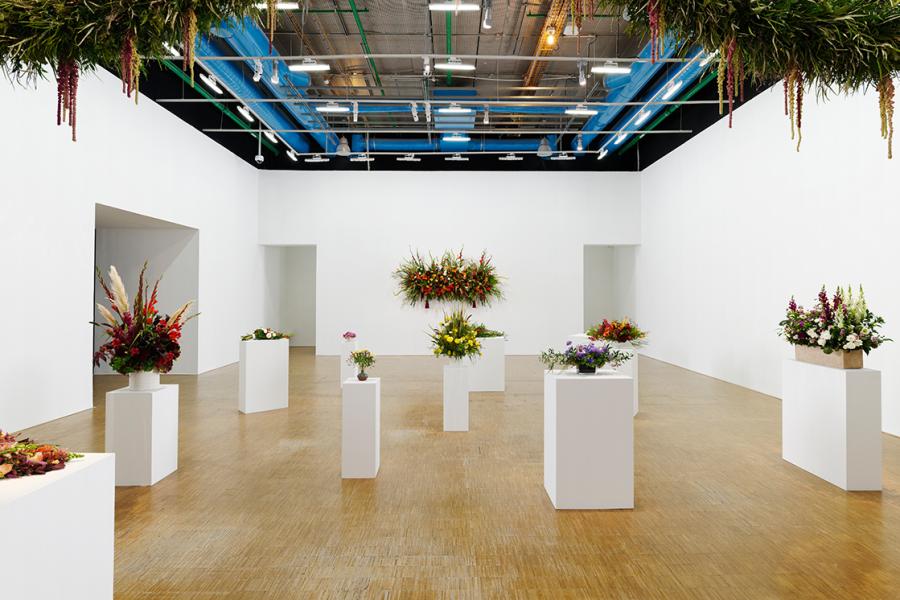 Kapwani Kiwanga, Flowers for Africa, 2013-ongoing Installationsansicht Centre Pompidou, Paris, 2020-2021. Foto: Aurélien Mole