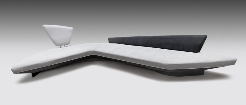 Zaha Hadid "Woush"-Sofa, 1985/86 für Edra, Italien, Höhe 100cm, 210 x 410, € 26.000 – 32.000, Fotonachweis: Dorotheum