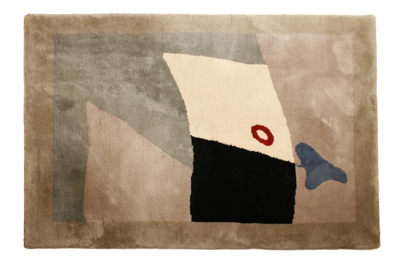 KatalogNr: 1502 Wandbehang/Teppich, "Cercle Rouge" (1961), Entwurf Hans Arp (1886-1966), gestaltet von Marie Cuttoli, reine Wolle handgeknüpft, 200x150cm, Plombe mit Nummerierung. leichte Altersspuren