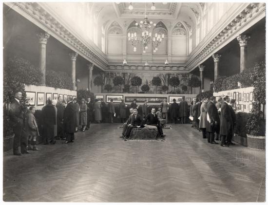 Kunstaustellung von Alexander Übelhör 1925 © Familienarchiv Ulrike Stadler