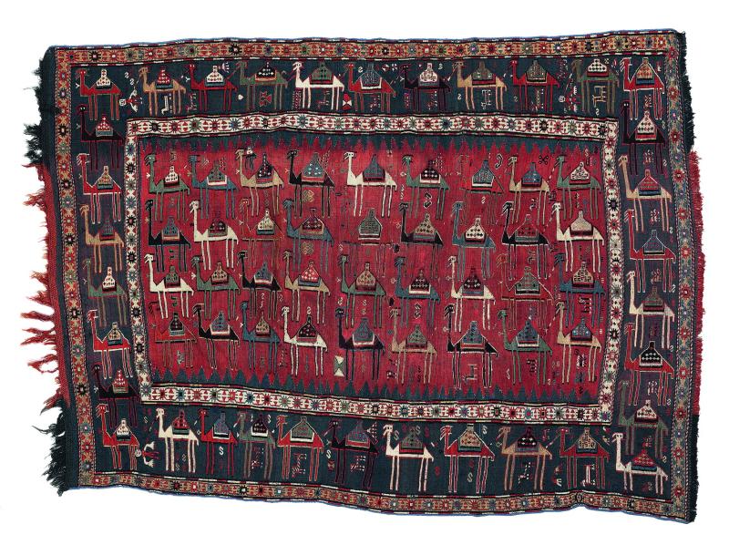 Lot Nr 164 Schadda Flachwebe, Südostkaukasus, ca. 163 (180) x 227 cm, Mitte 19. Jh., faszinierendes Stück mit Kamelkarawane, von südostkaukasischen Nomaden als Hochzeitsdecke gefertigt Schätzwert € 10.000 - 15.000 Copyright Dorotheum