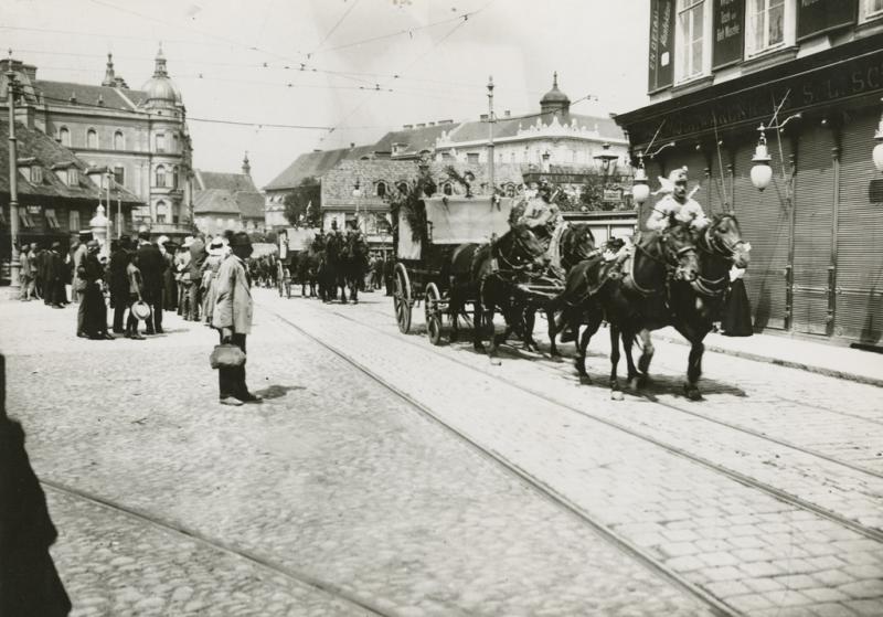 Graz, Einrücken der 27er, 1914,  Dr. Fritz (Friedrich) Kunzelmann,  Inv.-Nr. PL032138 (Multimediale Sammlungen / UMJ)