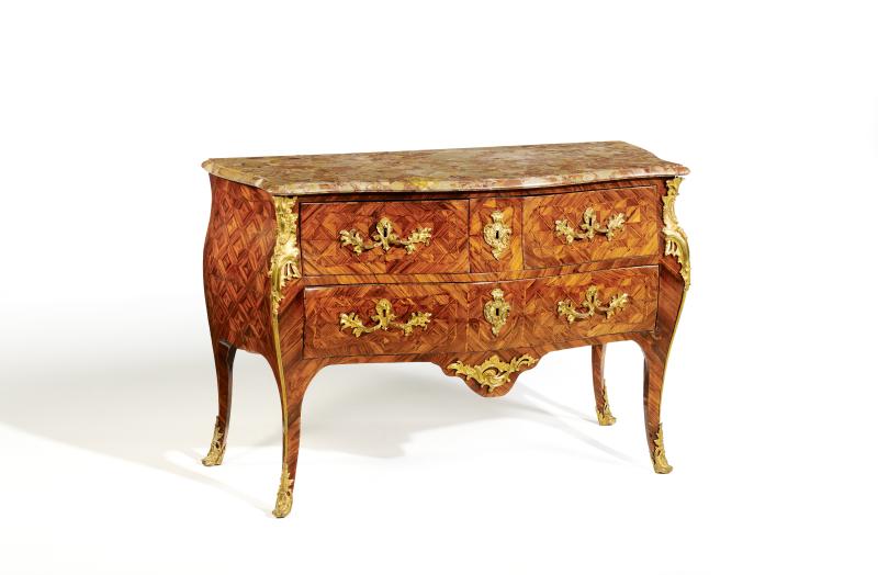 Kommode sans Traverse aus der Époque Louis XV von Pierre Roussel ging für 33.750 Euro