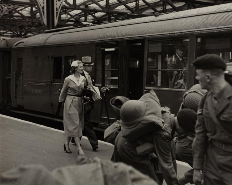 ‘Paris and the Chairs, etc.’ von Robert Frank (Schätzpreis 30.000–35.000 Euro) (c) westlicht.com