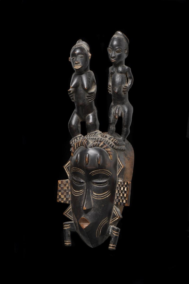 07 Meister der Duonu-Guro Maske mit Figurenpaar-Aufsatz Côte d’Ivoire, westliche Guro-Region, um 1920 Sammlung Barbara und Eberhard Fischer Provenienz: Hans Himmelheber, gesammelt 1934