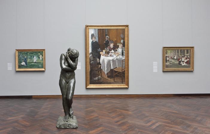 Ausstellungsansicht “Kunst der Moderne“ im Städel Museum, im Vordergrund August Rodins „Eva“, 1881; Foto: Norbert Miguletz