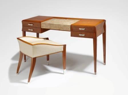 Galerie Michel Giraud, Bureau de Dame en merisier et poirier et son fauteuil de Dominique à dossier bas en noyer blond, Circa 1927