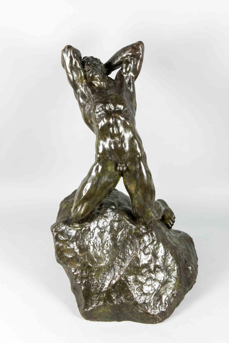 Alfredo Pina (1883-1966), ital. Bildhauer, große, imposante Bronzeskulptur eines auf einem gruoßen Stein knienden, männlichen Aktes, Bronze mit grünbrauner Patina, im Stein sign. 'A. Pina', H. 89 cm  Limit: 5.200,- EUR