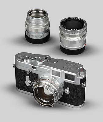 Leica-Kamera M3 Zuschlag von EUR 7.500,-  e (Ausruf EUR 600,-).