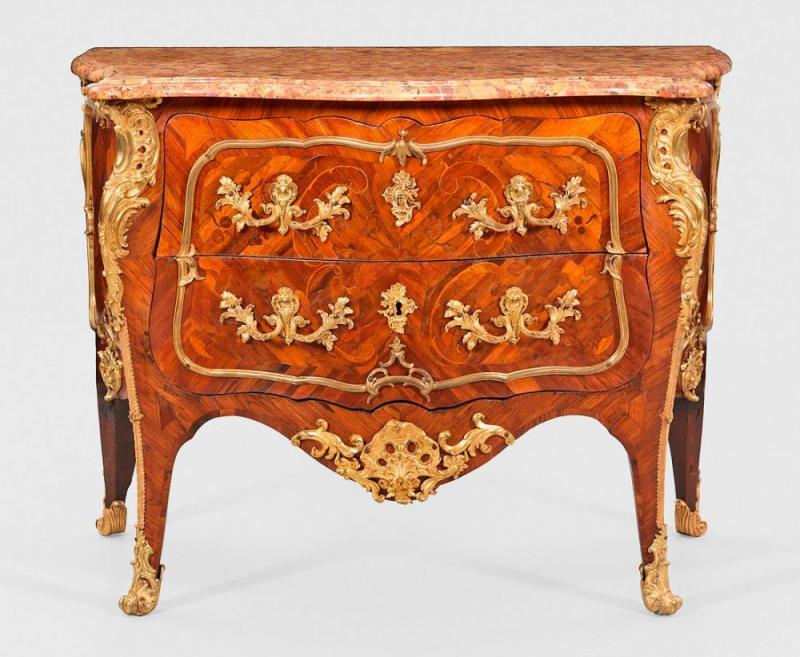 Höfische Louis XV-Kommode von Bernard II van Risen Burgh Königsholz auf Nussbaum und Eichenholz furniert. Limitpreis: 	35.000 € [35.000 €