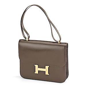 Kat.-Nr. 12 00047 Braune HERMES CONSTANCE Bag,  1980er Jahre,ca. 23 x 26 cm 5.900,- €