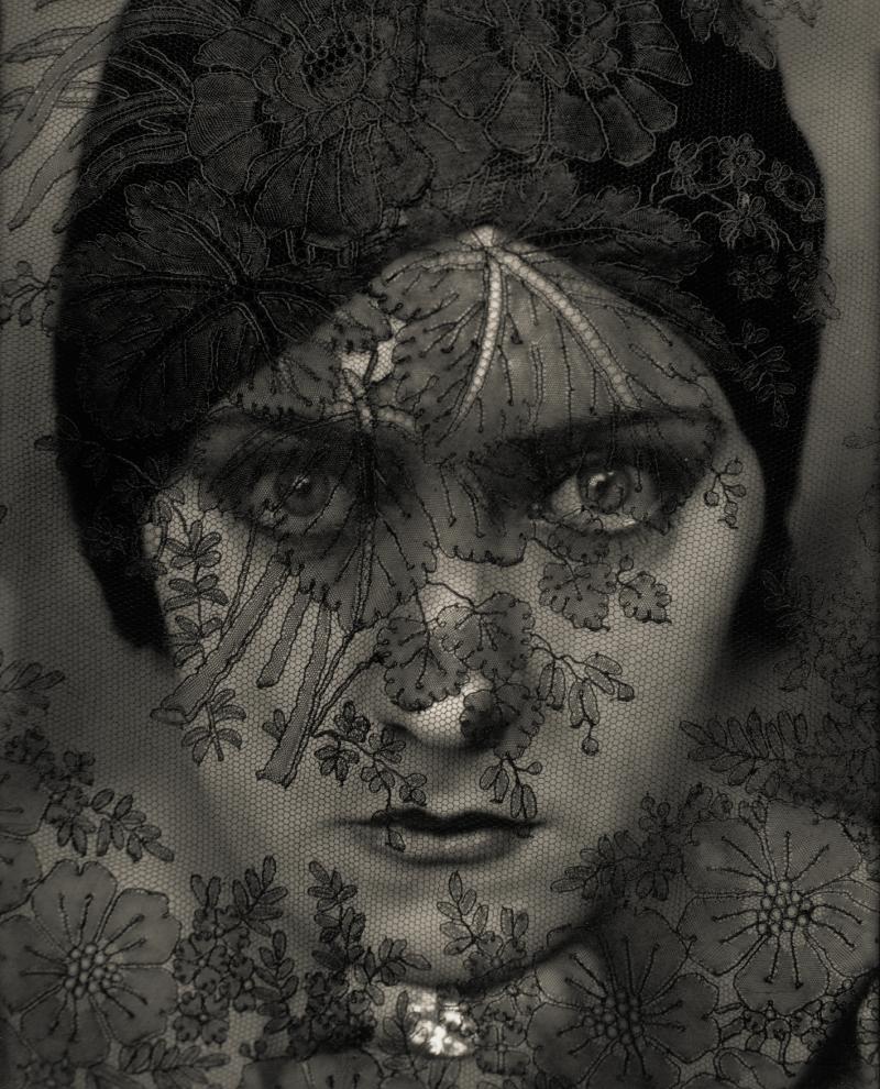 01 EDWARD STEICHEN Schauspielerin Gloria Swanson, 1924 Courtesy Condé Nast Archive © 1924 Condé Nast Publications