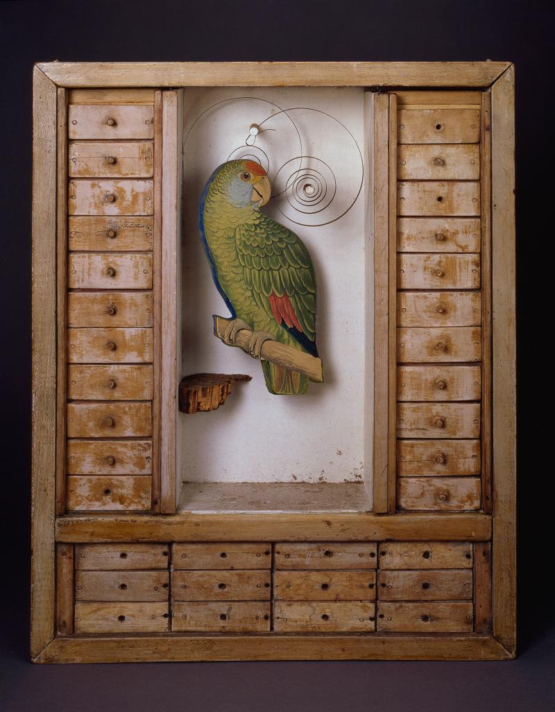 Joseph Cornell Untitled (Aviary withParrot and Drawers) c. 1949 Box construction, 43.8 x 35.6 x 8.3 cm The Robert Lehrman Art Trust, courtesy of Aimee and Robert Lehrman Photo The Robert Lehrman Art Trust, courtesy of Aimee and Robert Lehrman. Photography: Quicksilver Photographers, LLC © The Joseph and Robert Cornell Memorial Foundation / Bildrecht, Wien, 2015