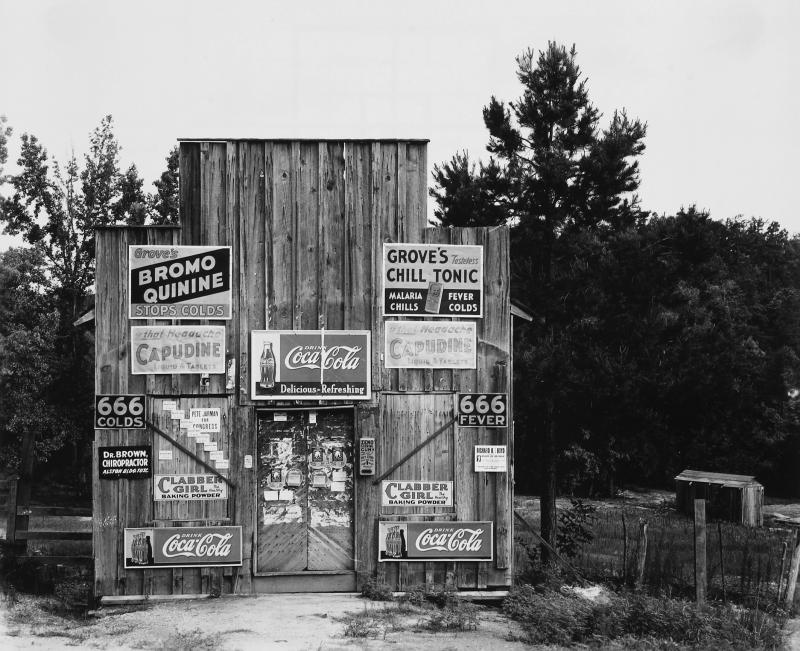 Walker Evans," Roadside Store, Vicinity Greensboro, Alabama", 1936, Silbergelatine Print, 19 x 23,8 cm, Sammlung Neue Galerie Graz, UMJ, © Walker Evans Archive, The Metropolitan Museum of Art