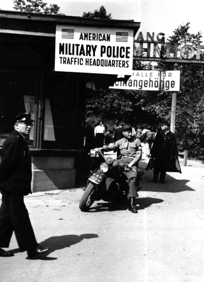 US-amerikanische Militärpolizei im Wien der Nachkriegszeit Foto: Franz Blaha 29. August 1945