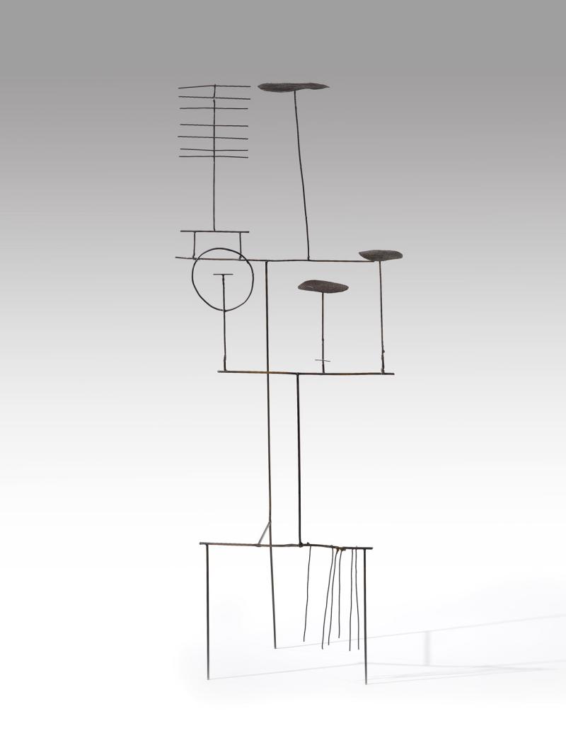 Fausto Melotti (1901 - 1986) Linee, 1961, Messing, 116 x 40 x 17 cm  Schätzwert € 150.000 - 200.000  Auktion 10. Juni 2015