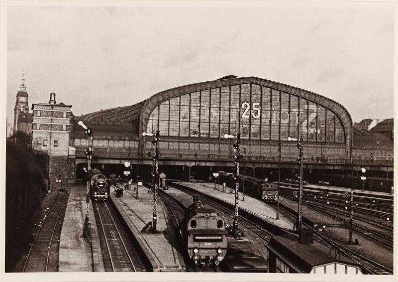 Hauptbahnhof Hamburg  Natascha A. Brunswick Tom Artin