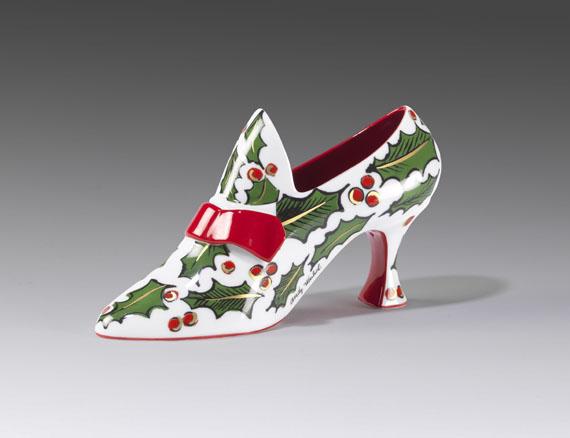 Andy Warhol Andy's Merry Christmas Schuh Porzellanobjekt mit farbiger Glasur, 2003 Höhe: 11,2 cm, herausgegeben von Rosenthal Studio Line Startpreis: € 1.130