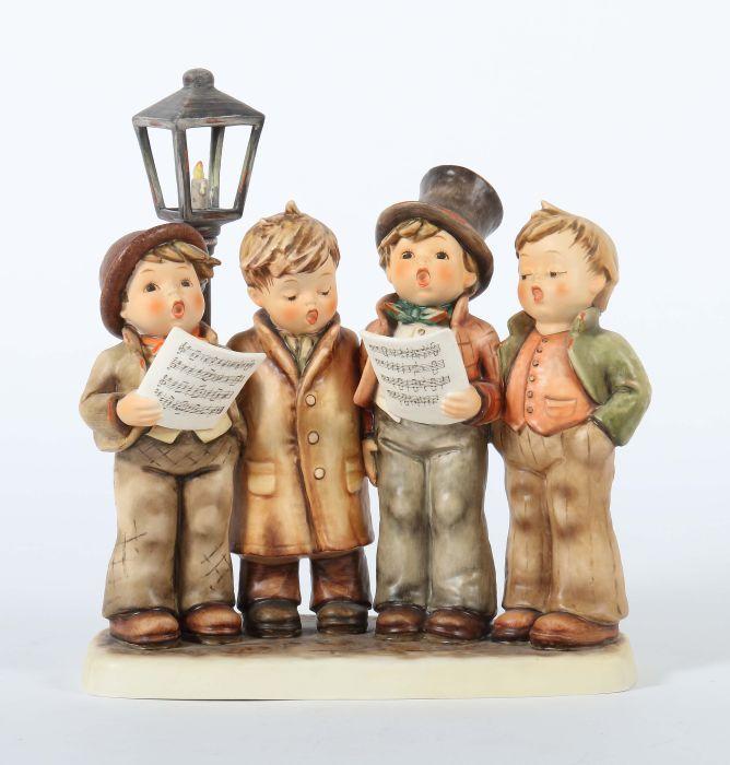 Hummel-Figurengruppe "Sängerquartett" W. Goebel, Rödental, Ausführung 1989, Modellnr. 471, Sockel mit Künstlerbez., H: ca. 25,5 cm. Sehr guter Zustand. Mit Originalkarton., Mindestpreis:	ohne Limit