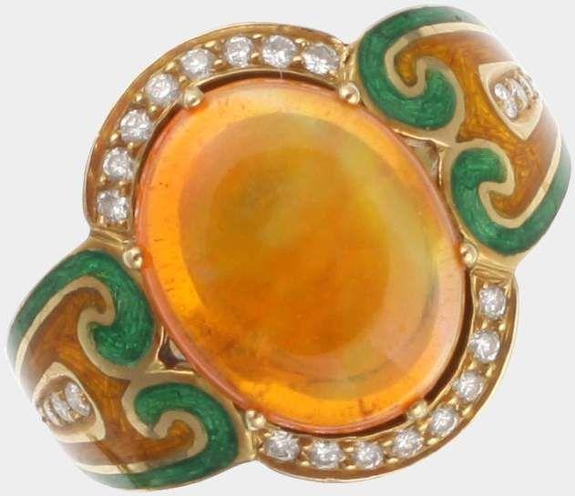 Ring, 750 GG, Meistermarke Otto Klein mit grünem und gelbem Emailledekor, besetzt mit einem Feueropal von ca. 4,83 cts. und 24 Brillanten von zus. ca. 0,24 ct., RW 55, ca. 9,1 g - Rechnung Otto Klein 02/1987 über DM 16.986,- liegt vor - (V)  Mindestpreis:	3.400 EUR