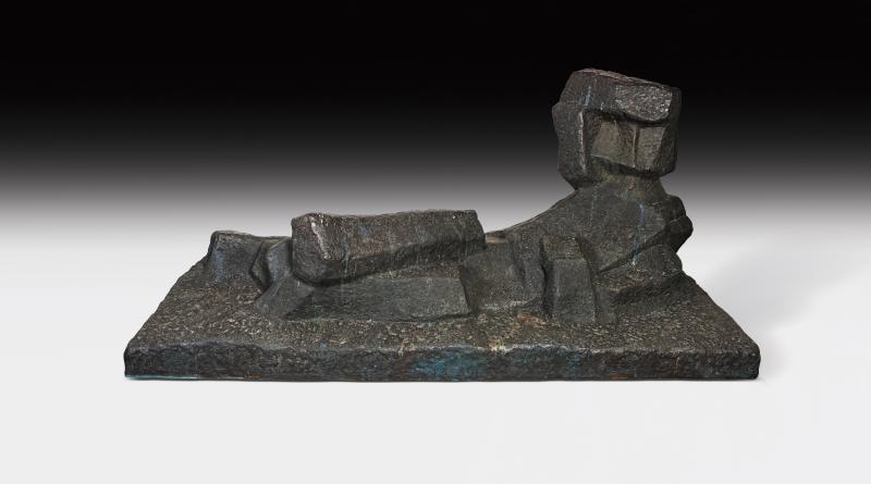 Fritz Wotruba, Große liegende Figur, 1951, Bronze; 114 × 249 × 106 cm, MB € 200.000 (KP € 252.000)