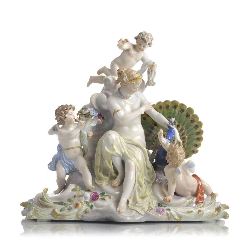 710  Figurengruppe "Die Luft" (Juno mit Amoretten und Pfau). Paul Helmig für Meissen. Um 1892 - 1923. Schätzpreis: 3500 €