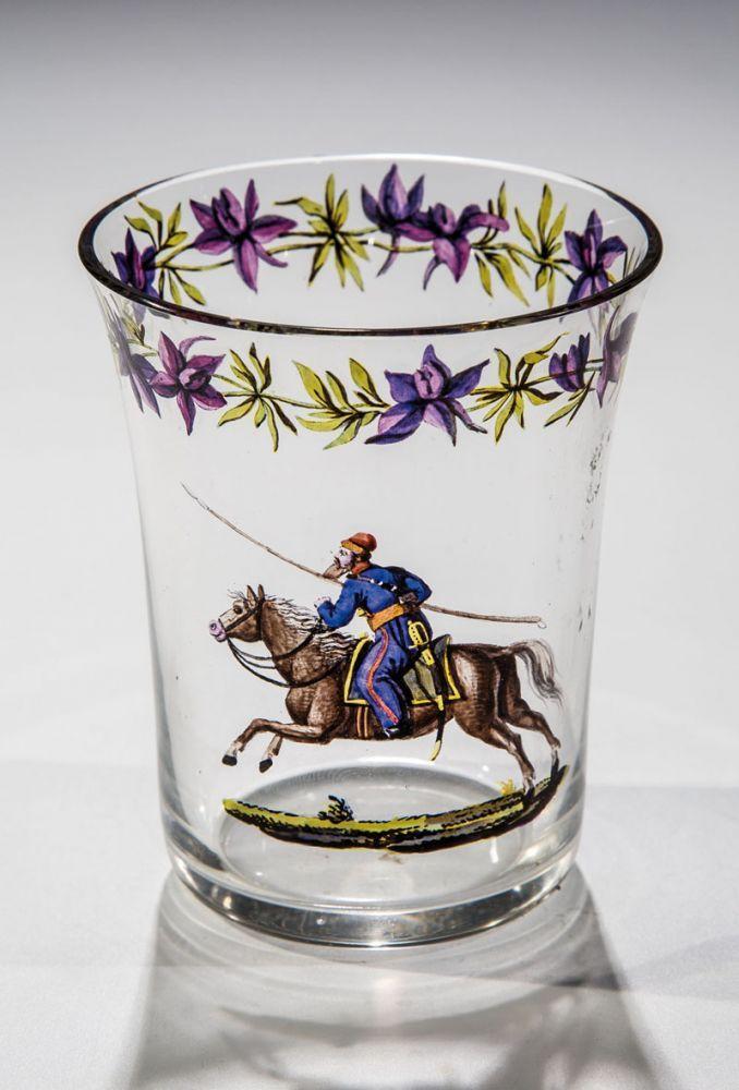 Seltener Becher mit Kosake Gottlob Mohn (zugeschr. ), Dresden, um 1820 Farbloses Glas.  Schätzpreis:	5.000 - 7.000 EUR