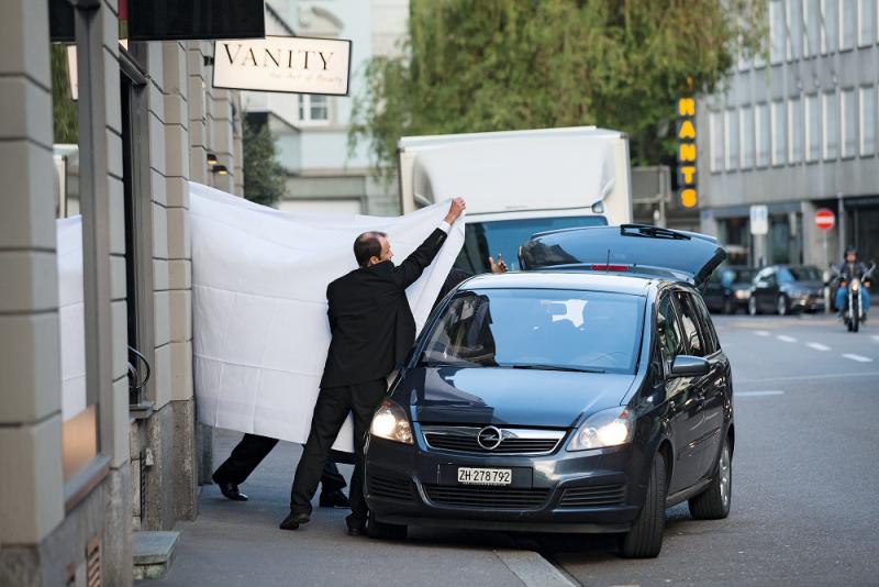 Aktualität Pascal Mora, FIFA Arrest (Single). Tages-Anzeiger, NZZ am Sonntag, L’Hebdo, SonntagsBlick, SonntagsZeitung, Zentralschweiz am Sonntag, Weltwoche, L’Illustré. © Pascal Mora, Swiss Press Photo